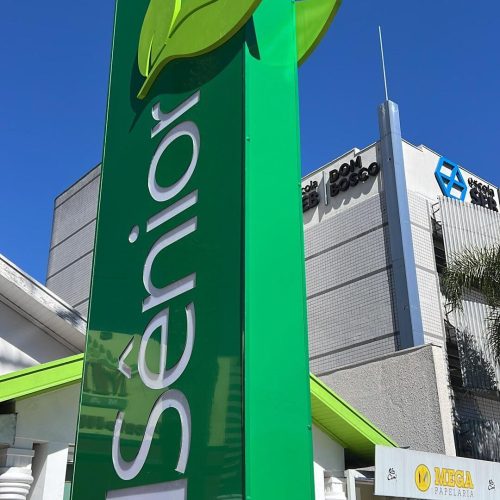 totem-com-iluminação-interna-curitiba (2)